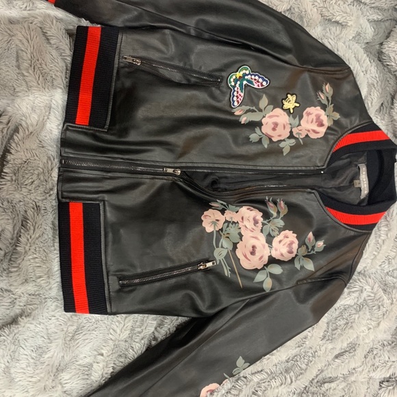 Moto jacket with butterfly and flower - Picture 4 of 7